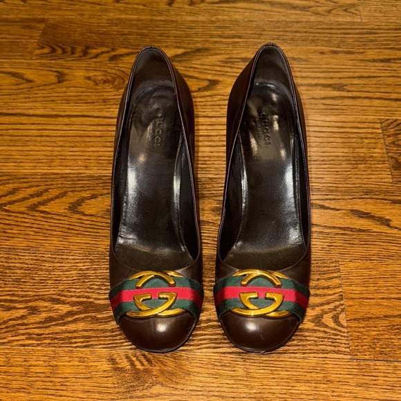 Gucci Women's Brown Heels with Signature Stripe - Picture 2 of 4